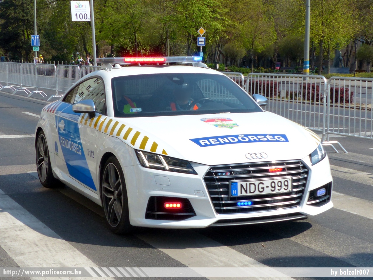 Audi TTs Coupe, fotó: balzolt007
Keywords: rendőr rendőrautó rendőrség magyar Magyarország NDG-999 police policecar Hungary hungarian