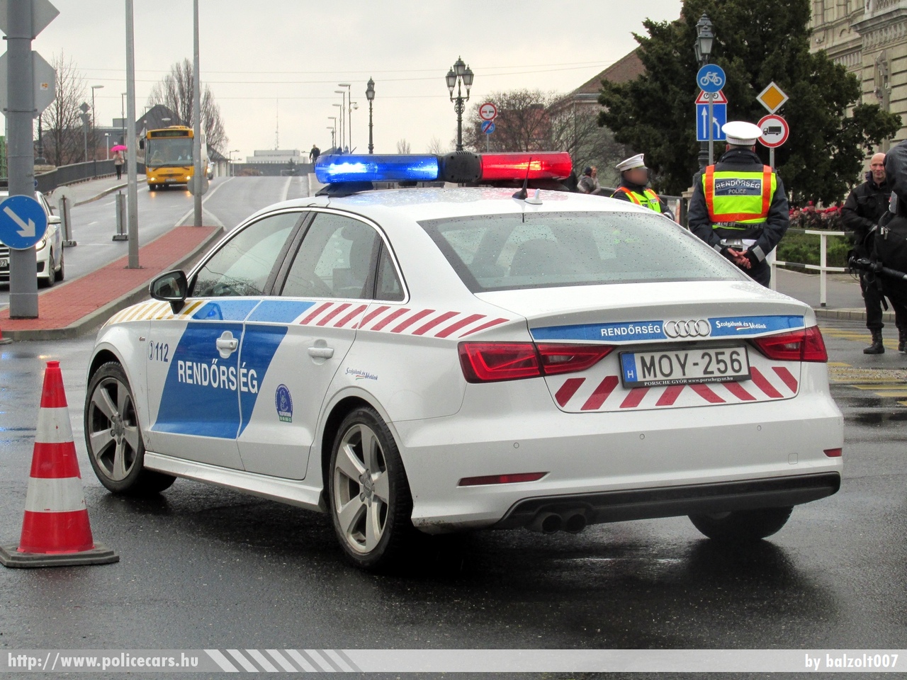 Audi A3 Limousine 1.8 TFSI, fotó: balzolt007
Keywords: rendőr rendőrautó rendőrség magyar Magyarország police policecar Hungary hungarian MOY-256