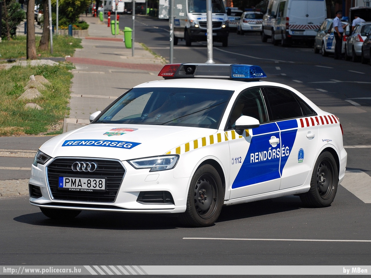 Audi A3 Limousine TFSI, fotó: MBen
Keywords: rendőr rendőrautó rendőrség magyar Magyarország police policecar Hungary hungarian PMA-838
