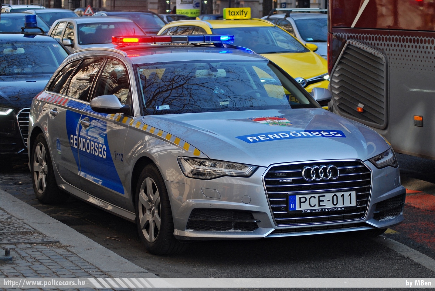 Audi A6 Avant quattro, fotó: MBen
Keywords: rendőr rendőrautó rendőrség magyar Magyarország police policecar Hungary hungarian PCE-011