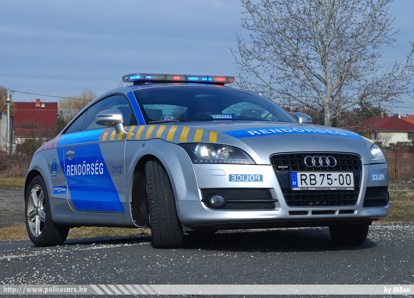 Audi TT, fotó: MBen
Keywords: rendőr rendőrautó rendőrség magyar Magyarország police policecar Hungary hungarian RB75-00