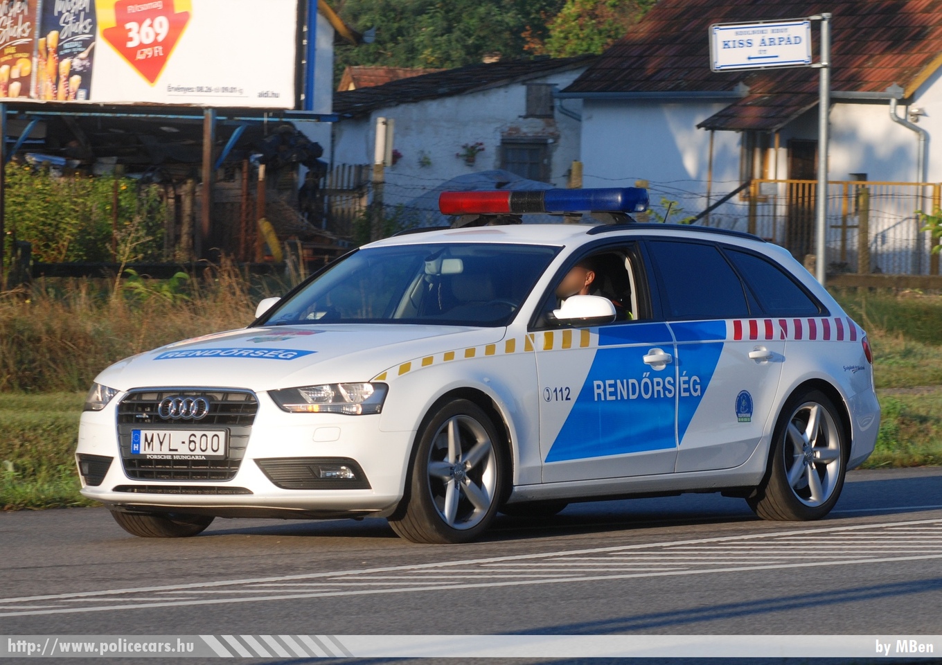 Audi A4 Avant 3.0 TFSI quattro, fotó: MBen
Keywords: rendőr rendőrautó rendőrség magyar Magyarország police policecar Hungary hungarian MYL-600