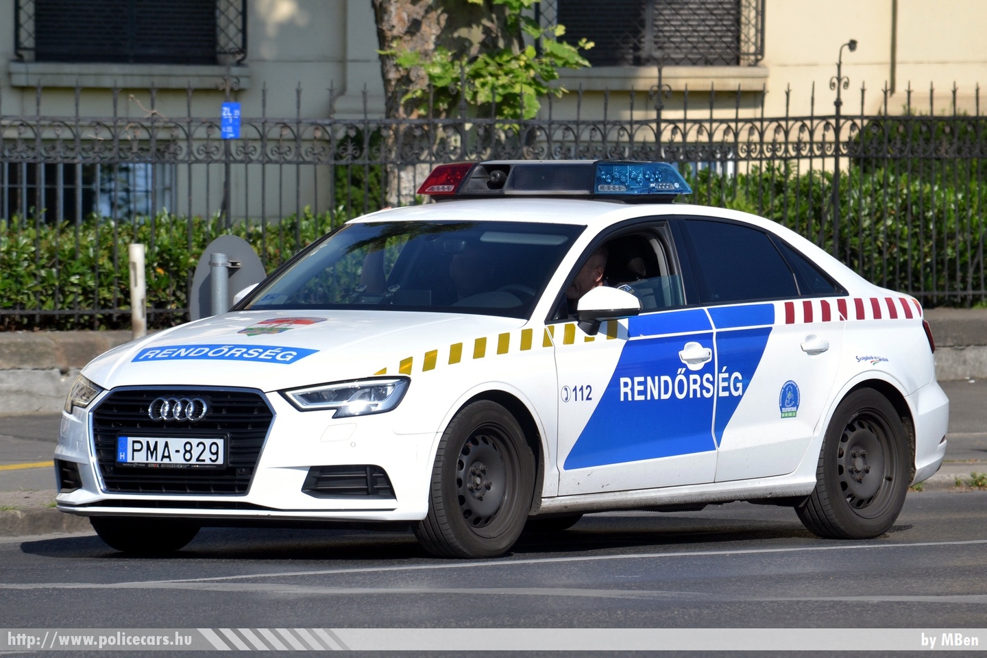 Audi A3 Limousine TFSI, fotó: MBen
Keywords: rendőr rendőrautó rendőrség magyar Magyarország police policecar Hungary hungarian PMA-829