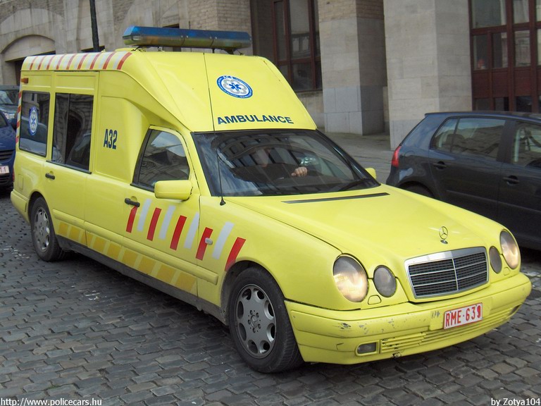 Mercedes E, fotó: Zotya104
Keywords: mentő mentőautó Belgium belga