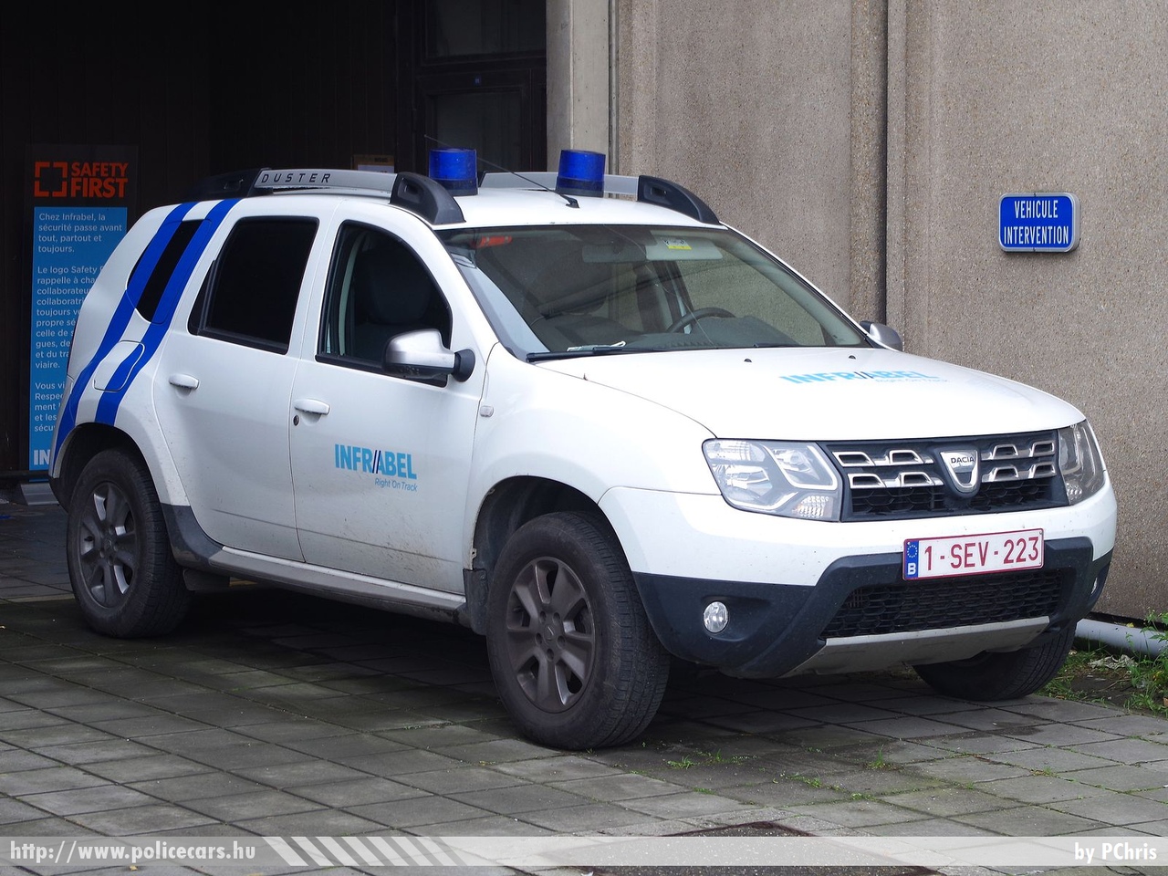Dacia Duster, Infrabel, fotó: PChris
Keywords: belga Belgium vasút belgian railway