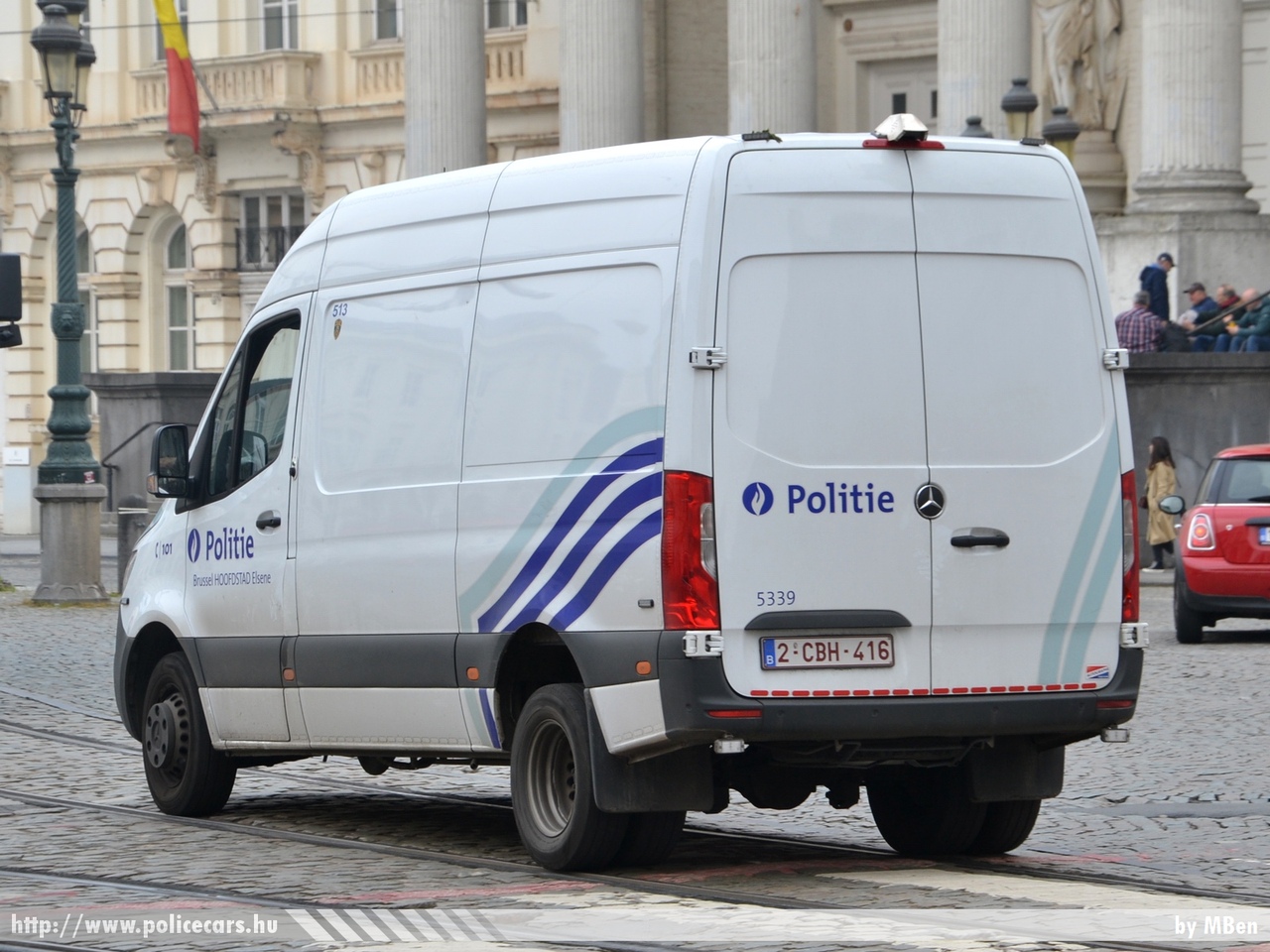 Mercedes Sprinter III, Politie Brussel Hoofstad Elsene, fotó: MBen
Keywords: belga Belgium rendőr rendőrautó rendőrség belgian police policecar