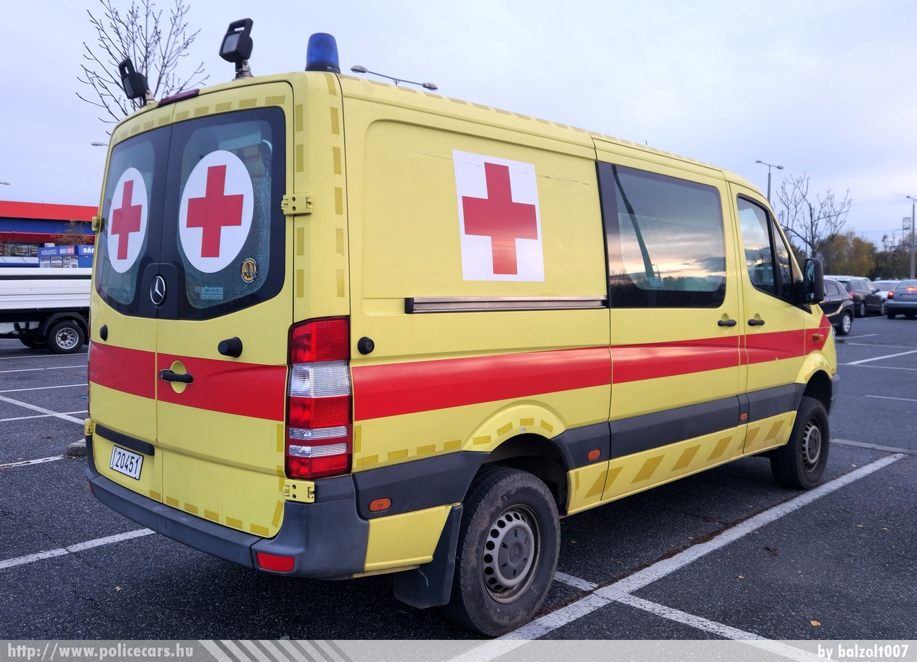 Mercedes Sprinter II, fotó: balzolt007
Keywords: belga Belgium mentő mentőautó belgian ambulance military katonai