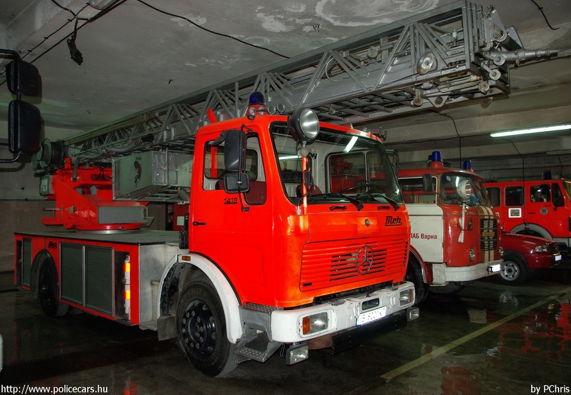 Mercedes-Benz 1419 Metz, fotó: PChris
Keywords: tûzoltó tûzoltóautó tûzoltóság Bulgária bolgár