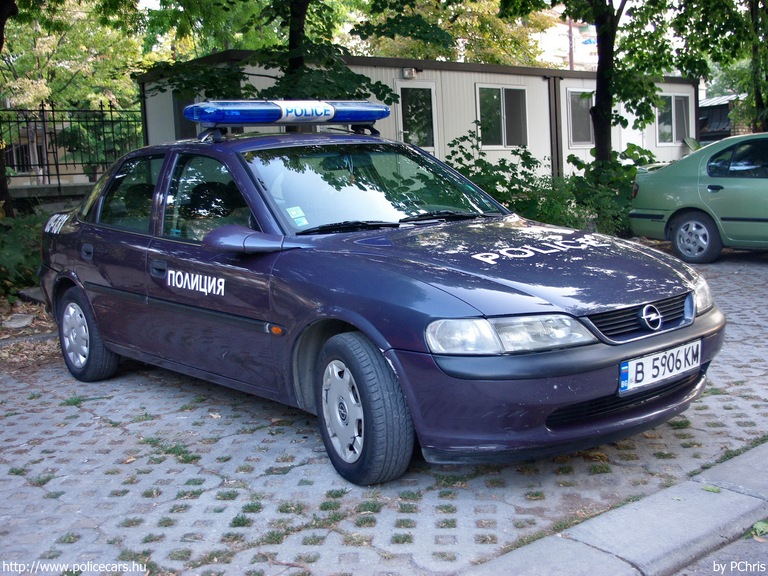 Opel Vectra B, fotó: PChris
Keywords: rendőr rendőrautó rendőrség Bulgária bolgár