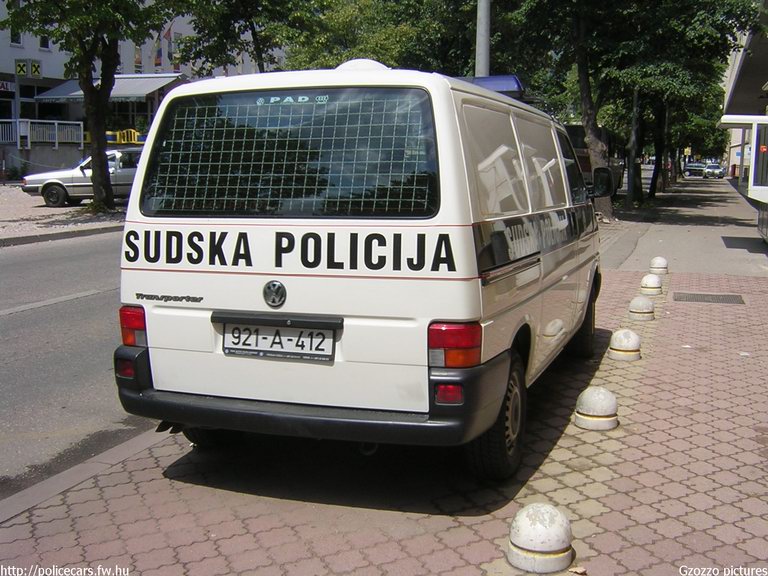 VW Transporter T4, fotó: Gzozzo pictures
Keywords: Bosznia-Hercegovina bosnyák rendőr boszniai rendőrautó rendőrség