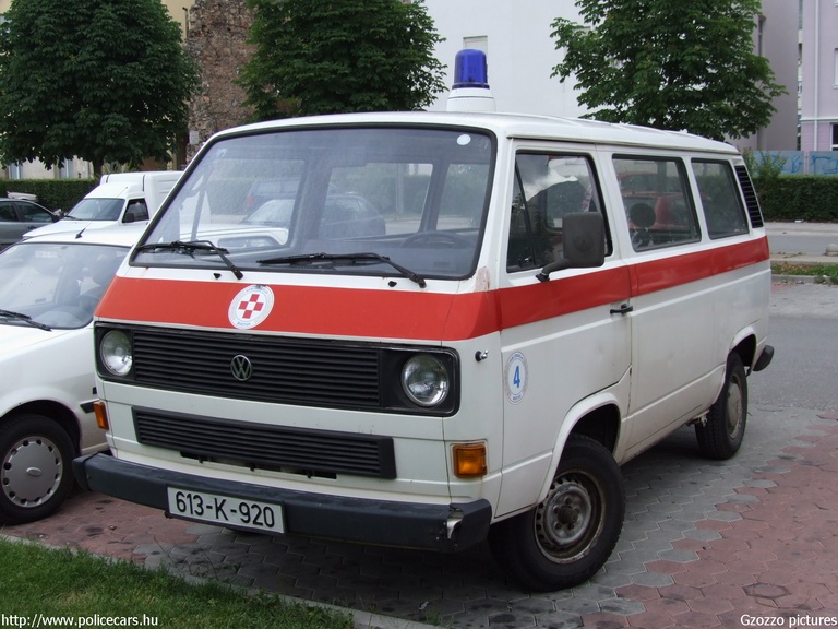 Volkswagen Transporter T3, fotó: Gzozzo pictures
Keywords: Bosznia-Hercegovina bosnyák boszniai mentő mentőautó