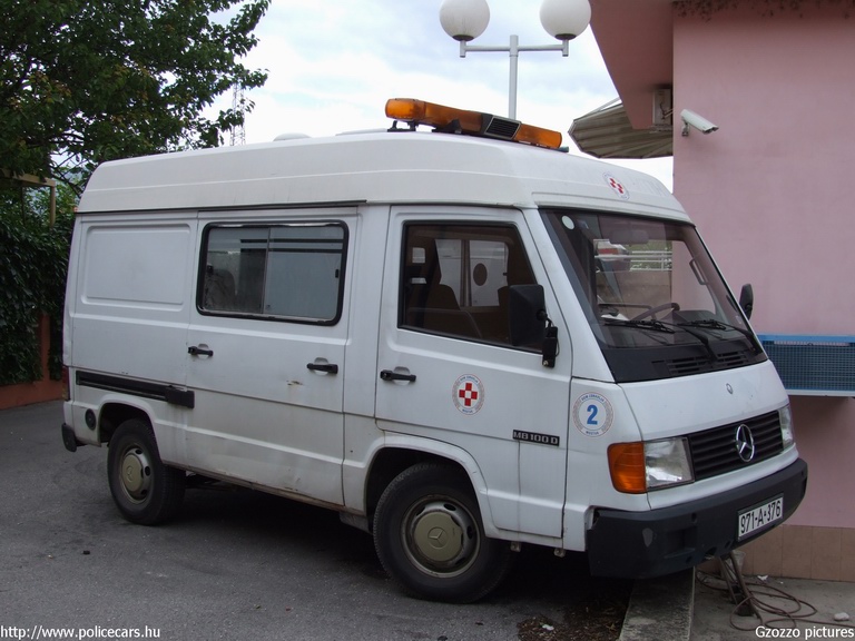 Mercedes MB100, fotó: Gzozzo pictures
Keywords: Bosznia-Hercegovina bosnyák boszniai mentő mentőautó