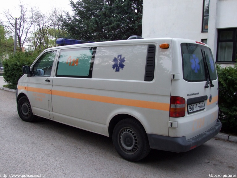 Volkswagen Transporter T5, Livno, fotó: Gzozzo pictures
Keywords: Bosznia-Hercegovina bosnyák boszniai mentő mentőautó