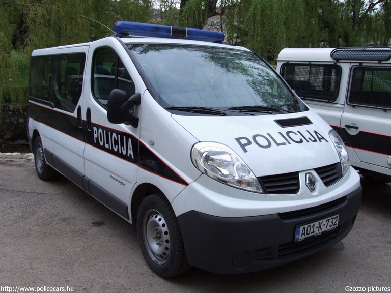 Renault Trafic, fotó: Gzozzo pictures
Keywords: Bosznia-Hercegovina bosnyák rendőr boszniai rendőrautó rendőrség