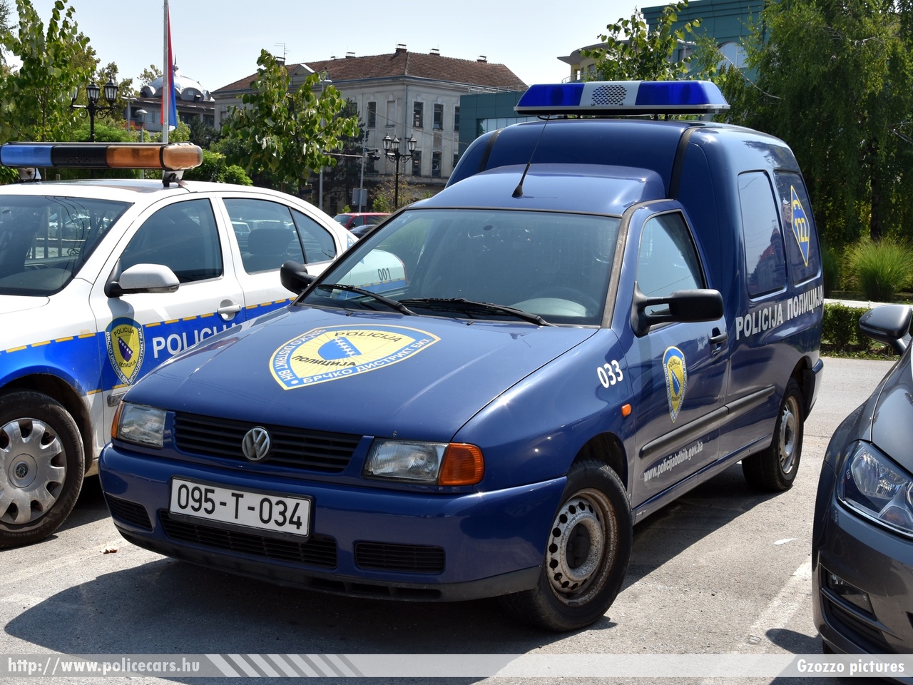 Volkswagen Caddy, Policija Brčko distrikta, fotó: Gzozzo pictures
Keywords: Bosznia-Hercegovina rendőr rendőrautó rendőrség bosnia bosnia-herzegovina police policecar
