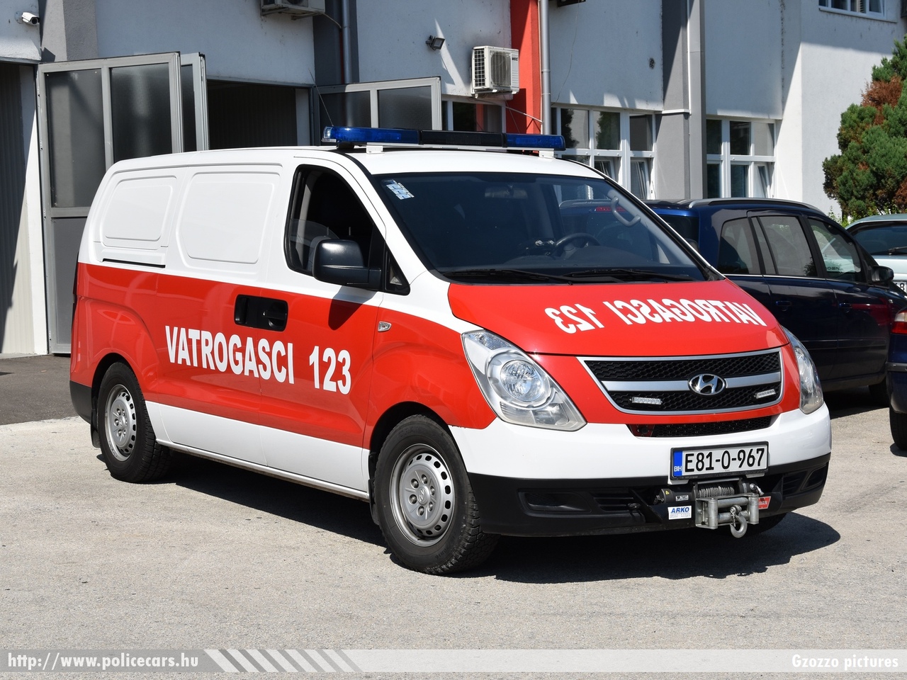 Hyundai H1, Doboj, fotó: Gzozzo pictures
Keywords: Bosznia-Hercegovina tûzoltó tûzoltóautó tûzoltóság bosnia bosnia-herzegovina fire firetruck