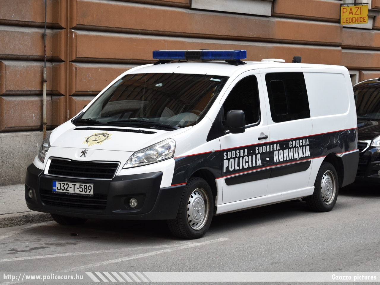 Peugeot Expert, fotó: Gzozzo pictures
Keywords: Bosznia-Hercegovina rendőr rendőrautó rendőrség bosnia bosnia-herzegovina police policecar