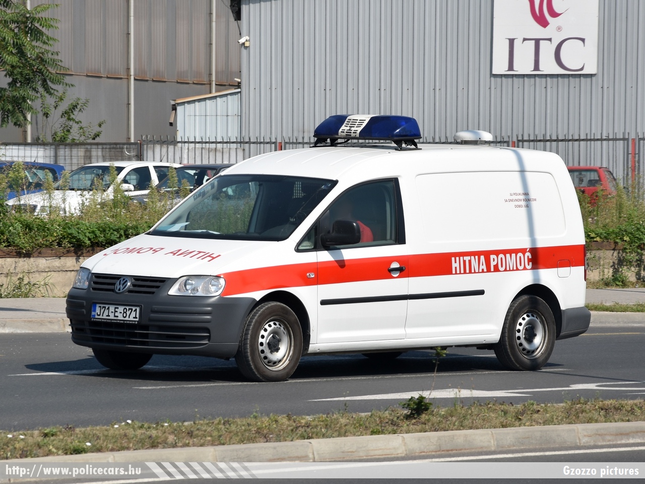 Volkswagen Caddy, fotó: Gzozzo pictures
Keywords: Bosznia-Hercegovina mentő mentőautó bosnia bosnia-herzegovina ambulance