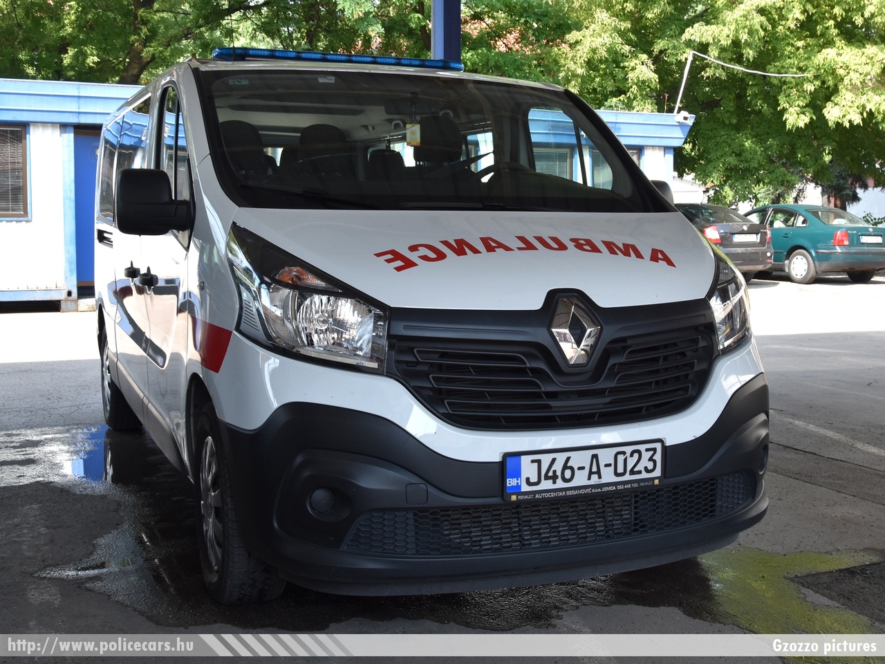Renault Trafic, fotó: Gzozzo pictures
Keywords: Bosznia-Hercegovina mentő mentőautó bosnia bosnia-herzegovina ambulance