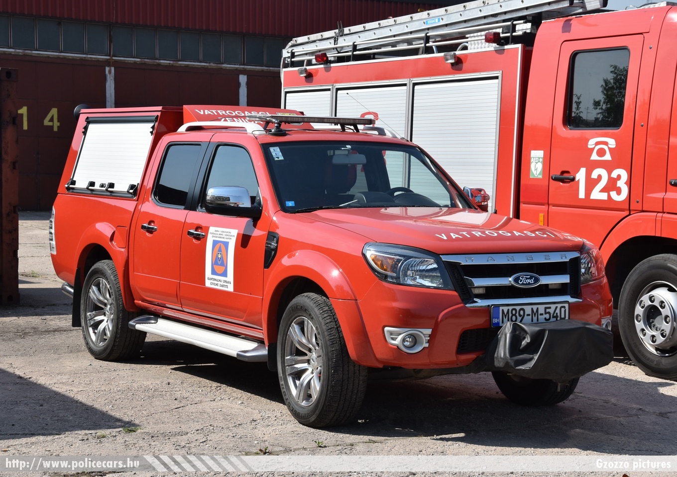 Ford Ranger, Zenica, fotó: Gzozzo pictures
Keywords: Bosznia-Hercegovina tûzoltó tûzoltóautó tûzoltóság bosnia bosnia-herzegovina fire firetruck