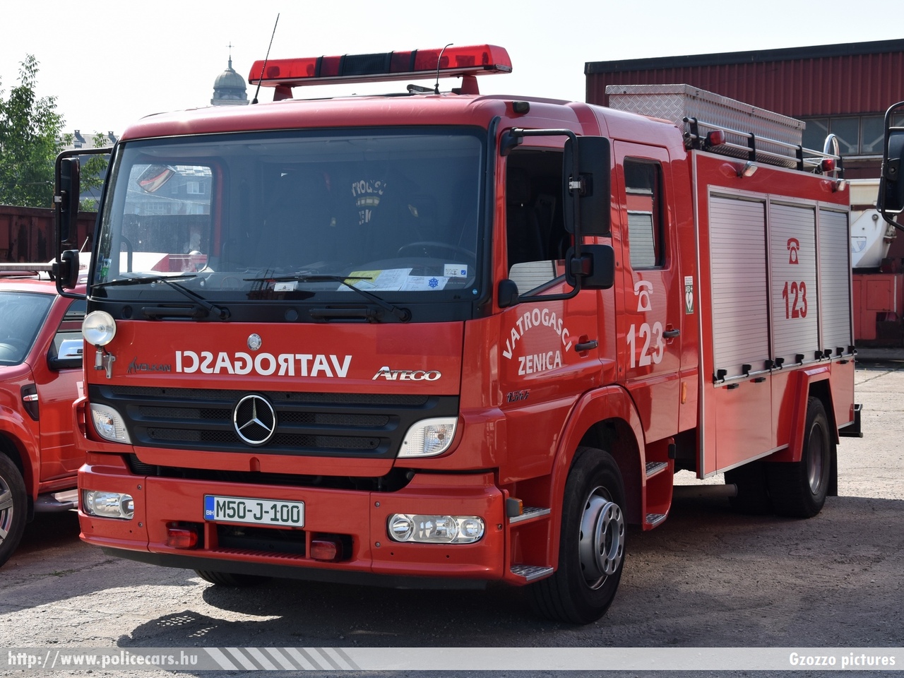 Mercedes-Benz Atego 1517, Zenica, fotó: Gzozzo pictures
Keywords: Bosznia-Hercegovina tûzoltó tûzoltóautó tûzoltóság bosnia bosnia-herzegovina fire firetruck