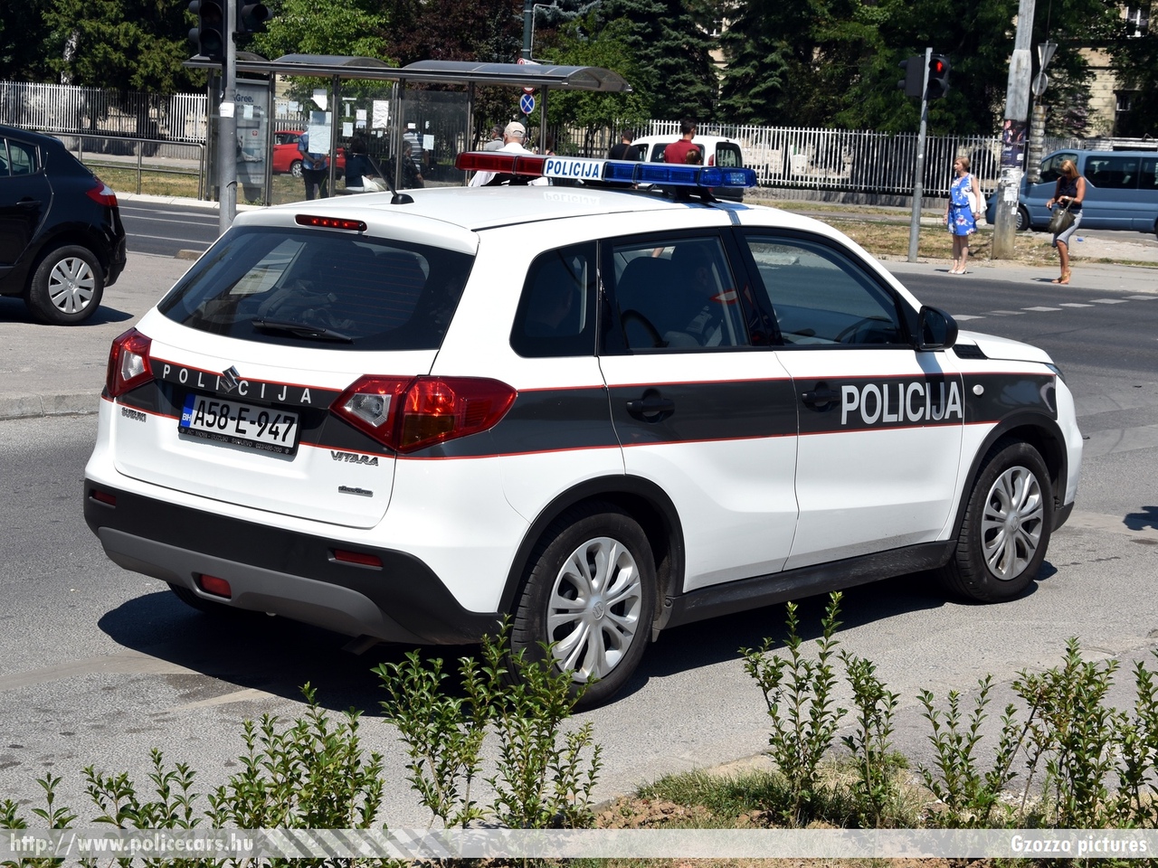 Suzuki Vitara, fotó: Gzozzo pictures
Keywords: Bosznia-Hercegovina rendőr rendőrautó rendőrség bosnia bosnia-herzegovina police policecar