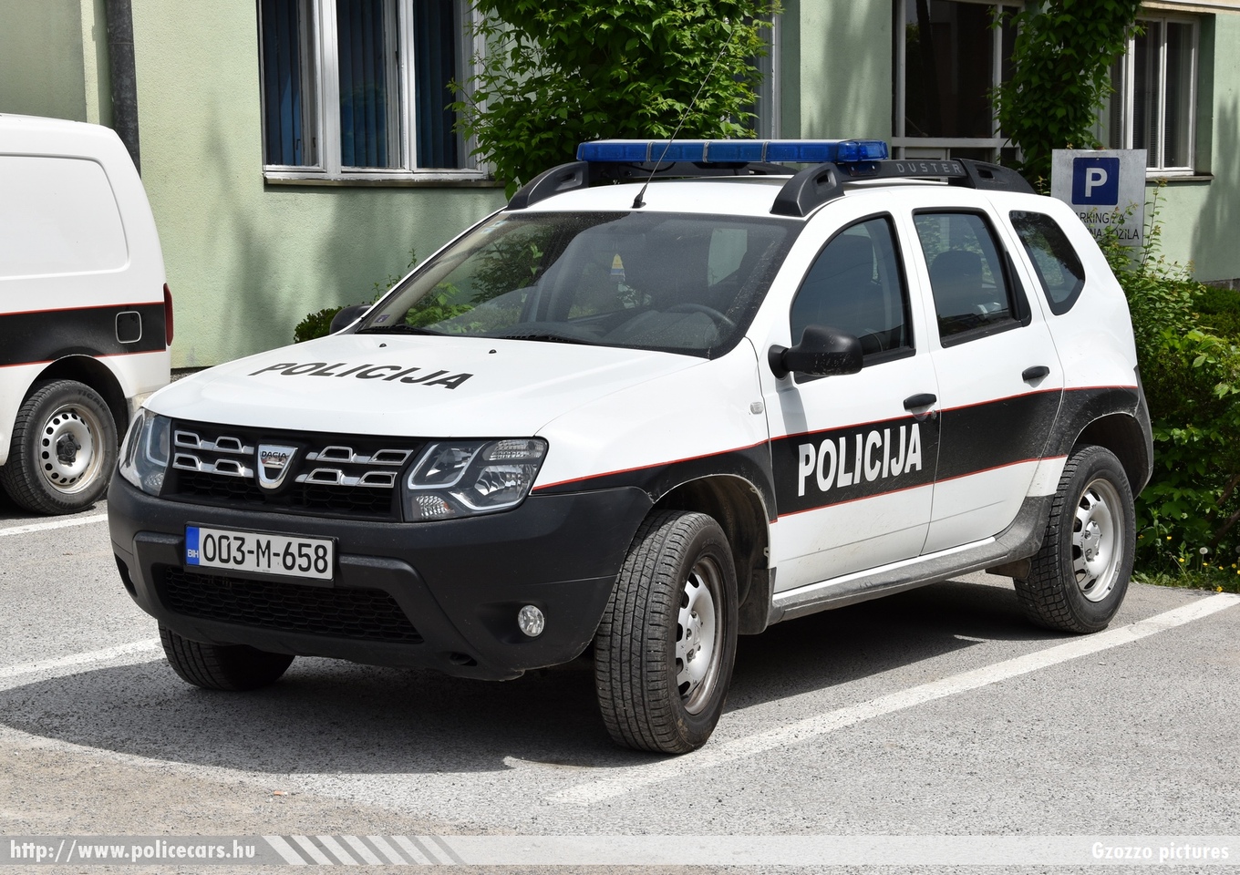 Dacia Duster, fotó: Gzozzo pictures
Keywords: Bosznia-Hercegovina rendőr rendőrautó rendőrség bosnia bosnia-herzegovina police policecar