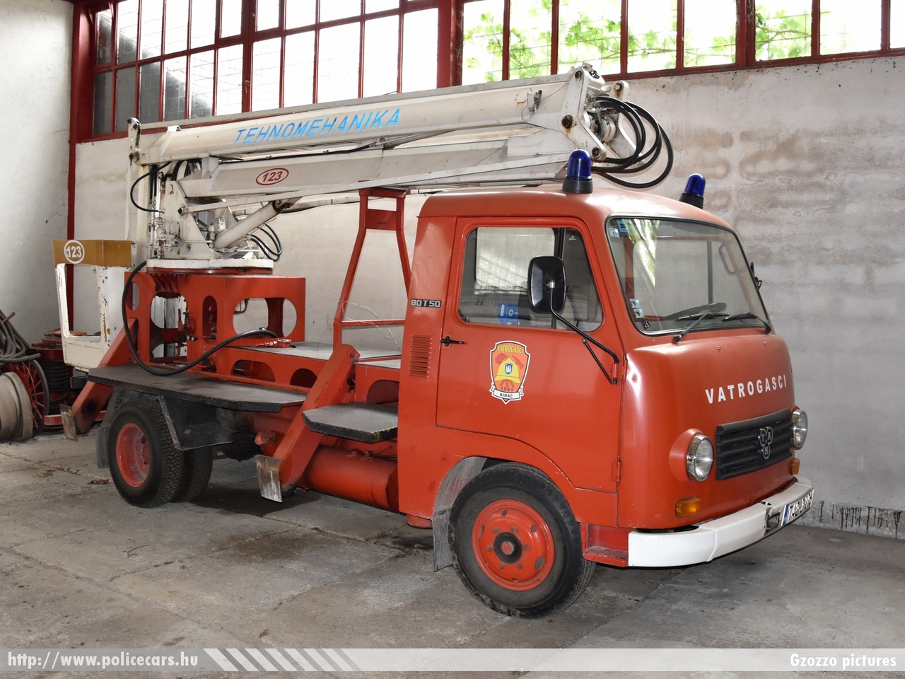 TAM 80 T50, fotó: Gzozzo pictures
Keywords: Bosznia-Hercegovina tûzoltó tûzoltóautó tûzoltóság bosnia bosnia-herzegovina fire firetruck