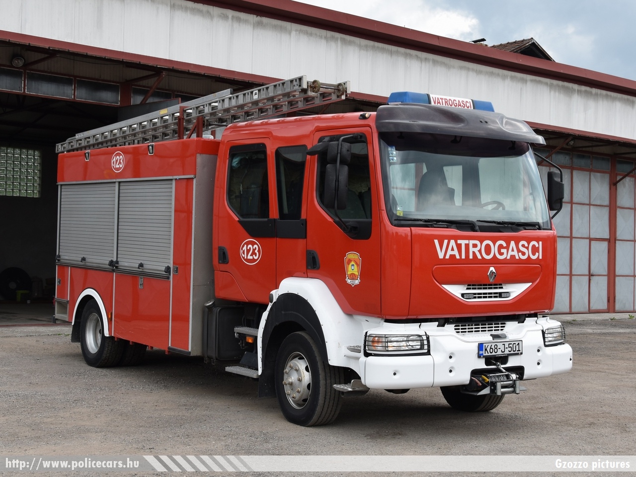 Renault Midlum, fotó: Gzozzo pictures
Keywords: Bosznia-Hercegovina tûzoltó tûzoltóautó tûzoltóság bosnia bosnia-herzegovina fire firetruck