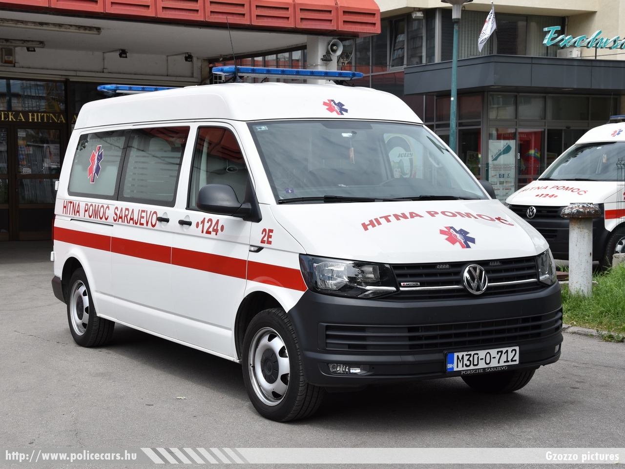 Volkswagen Transporter T6, Sarajevo, fotó: Gzozzo pictures
Keywords: Bosznia-Hercegovina mentő mentőautó bosnia bosnia-herzegovina ambulance bosnyák