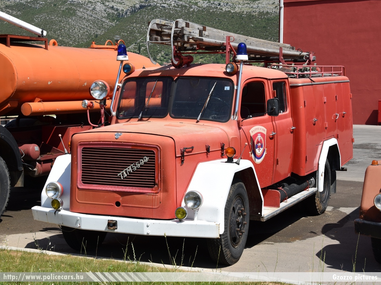 TAM 5500, Trebinje, fotó: Gzozzo pictures
Keywords: Bosznia-Hercegovina tûzoltó tûzoltóautó tûzoltóság bosnia bosnia-herzegovina fire firetruck republika srpska boszniai szerb