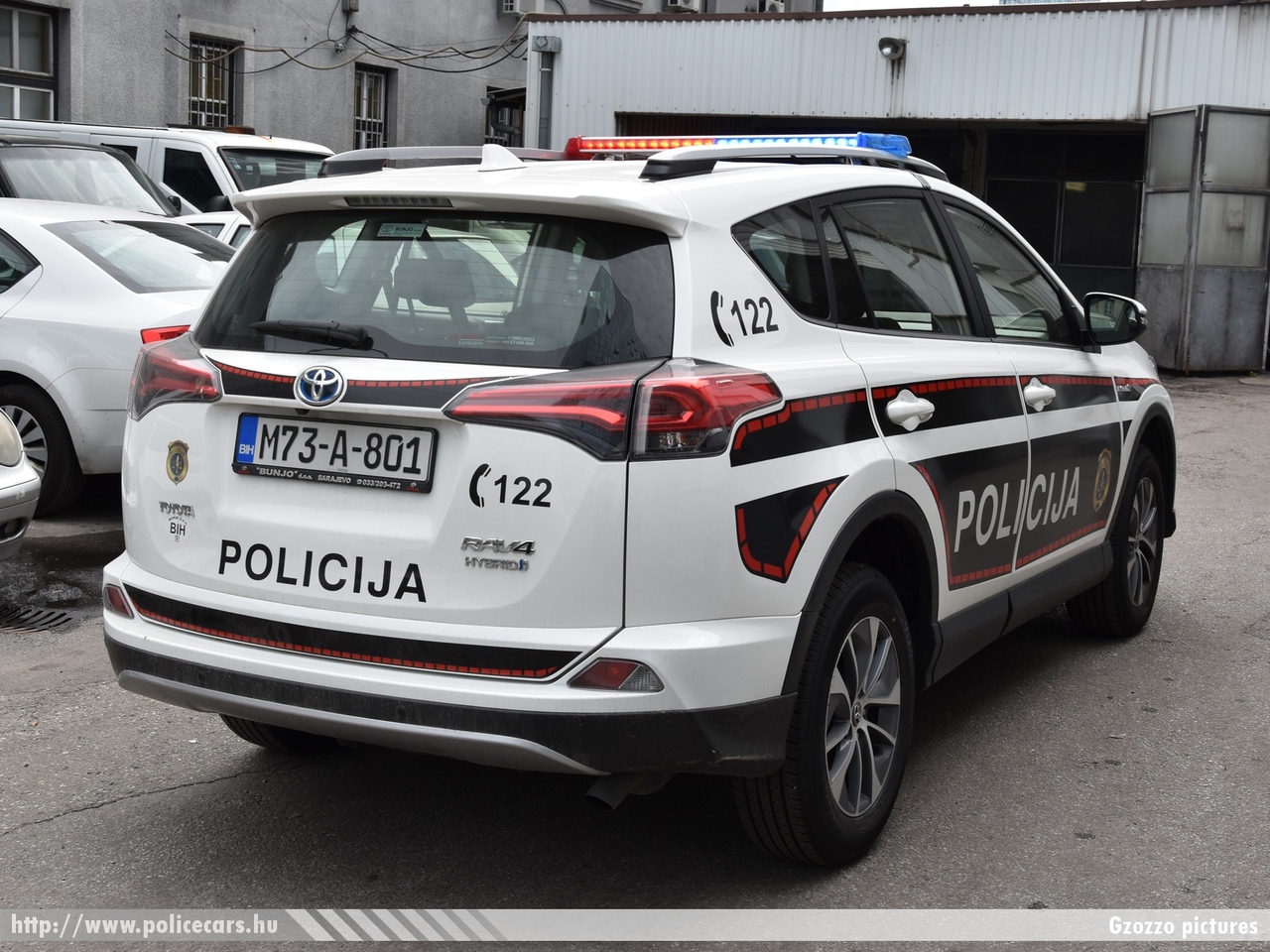 Toyota RAV4, Sarajevo, fotó: Gzozzo pictures
Keywords: Bosznia-Hercegovina bosnia bosnia-herzegovina bosnyák police policecar rendőrautó rendőr rendőrség