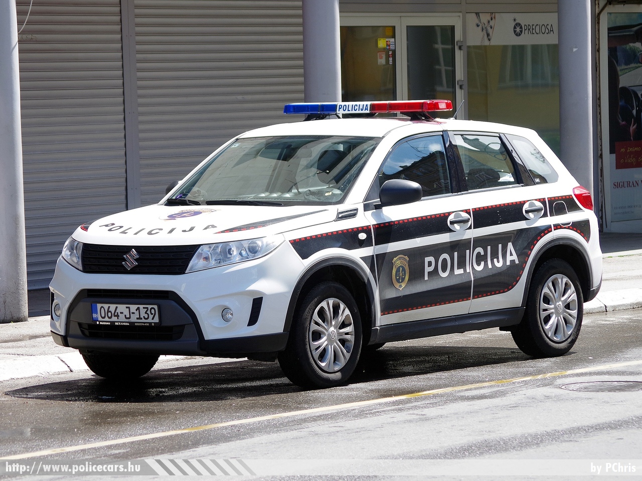 Suzuki Vitara, Sarajevo, fotó: PChris
Keywords: Bosznia-Hercegovina bosnia bosnia-herzegovina bosnyák police policecar rendőrautó rendőr rendőrség