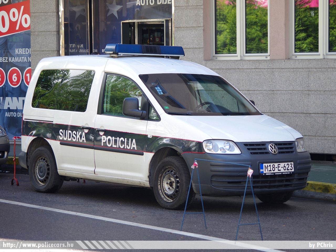 Volkswagen Caddy, fotó: PChris
Keywords: Bosznia-Hercegovina bosnia bosnia-herzegovina bosnyák police policecar rendőrautó rendőr rendőrség
