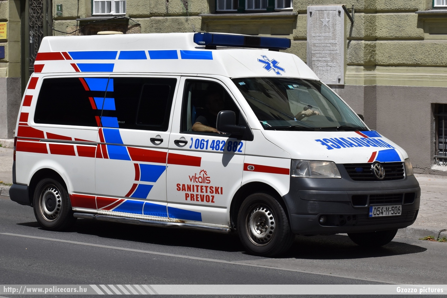 Volkswagen Transporter T5, fotó: Gzozzo pictures
Keywords: Bosznia-Hercegovina mentő mentőautó bosnia bosnia-herzegovina ambulance bosnyák
