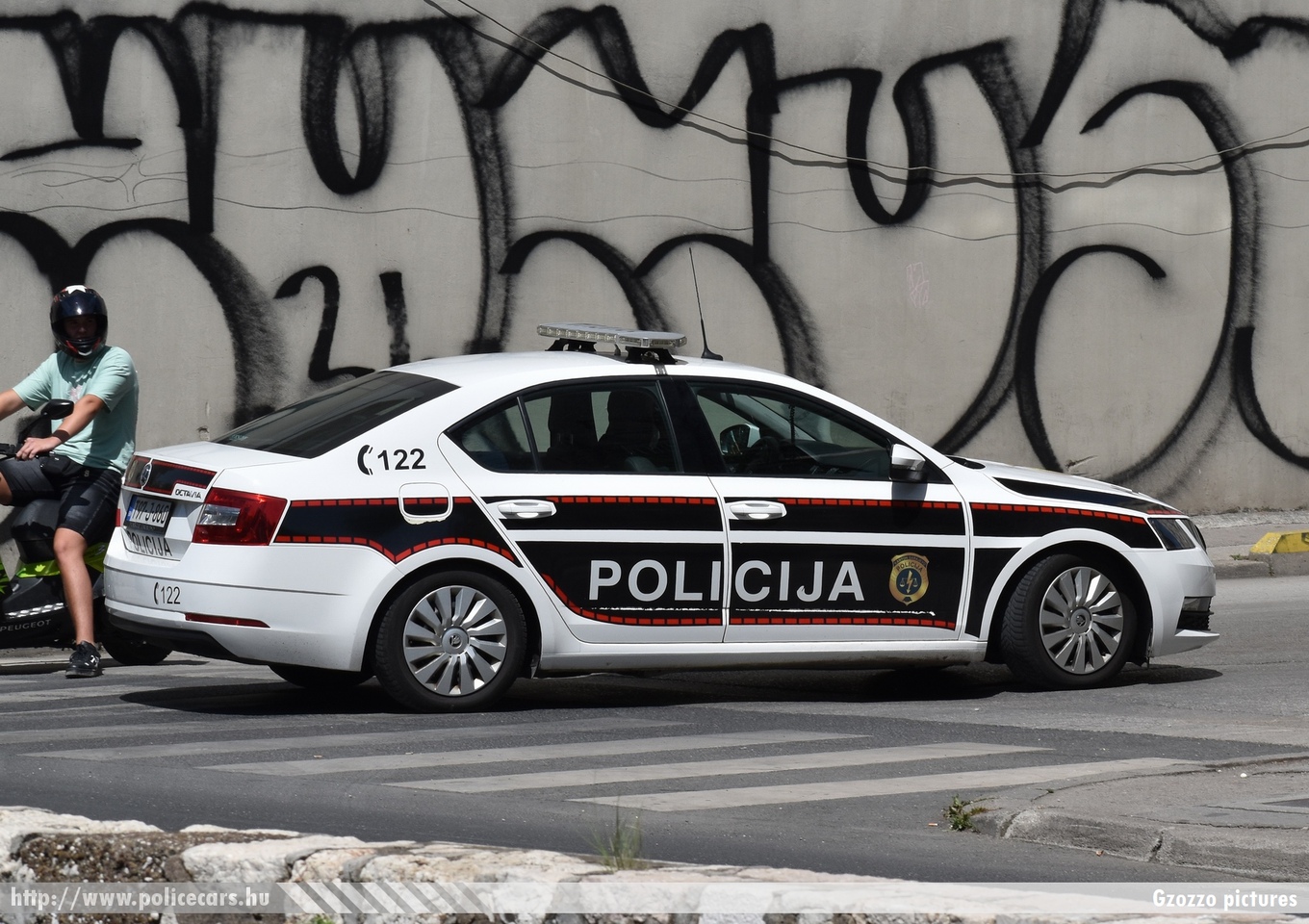 Skoda Octavia III facelift, Policija, MUP Kantona Sarajevo, fotó: Gzozzo pictures
Keywords: Bosznia-Hercegovina bosnia bosnia-herzegovina bosnyák police policecar rendőrautó rendőr rendőrség