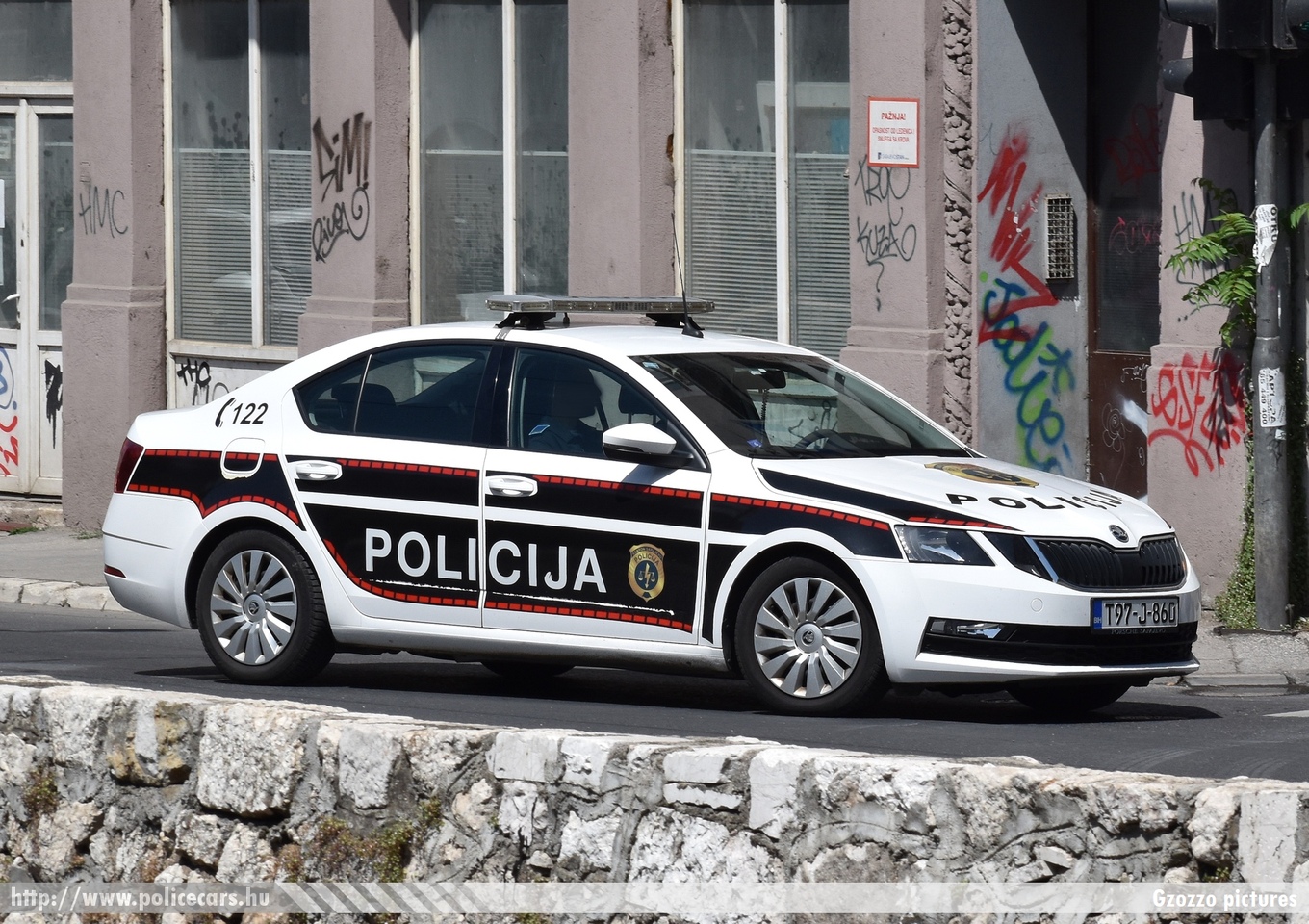 Skoda Octavia III facelift, Sarajevo, fotó: Gzozzo pictures
Keywords: Bosznia-Hercegovina bosnia bosnia-herzegovina bosnyák police policecar rendőrautó rendőr rendőrség
