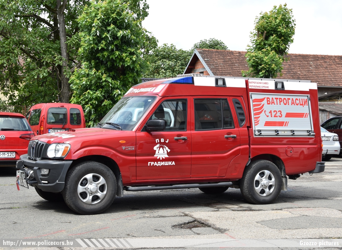 Mahindra Pik Up, Profesionalna vatrogasno-spasilačka jedinica (PVJ) Gradiska, fotó: Gzozzo pictures
Keywords: Bosznia-Hercegovina tûzoltó tûzoltóautó tûzoltóság bosnia bosnia-herzegovina fire firetruck republika srpska boszniai szerb