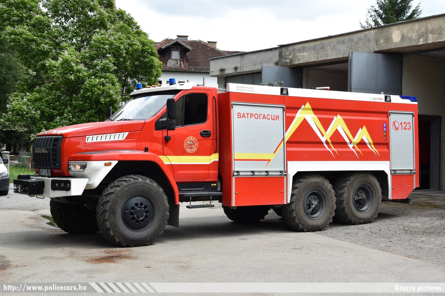 Ural 5557 Svit Zolar, Teritorijane Vatrogasno- spasilačke Jedinice Novi Grad, fotó: Gzozzo pictures
Keywords: Bosznia-Hercegovina tûzoltó tûzoltóautó tûzoltóság bosnia bosnia-herzegovina fire firetruck republika srpska boszniai szerb