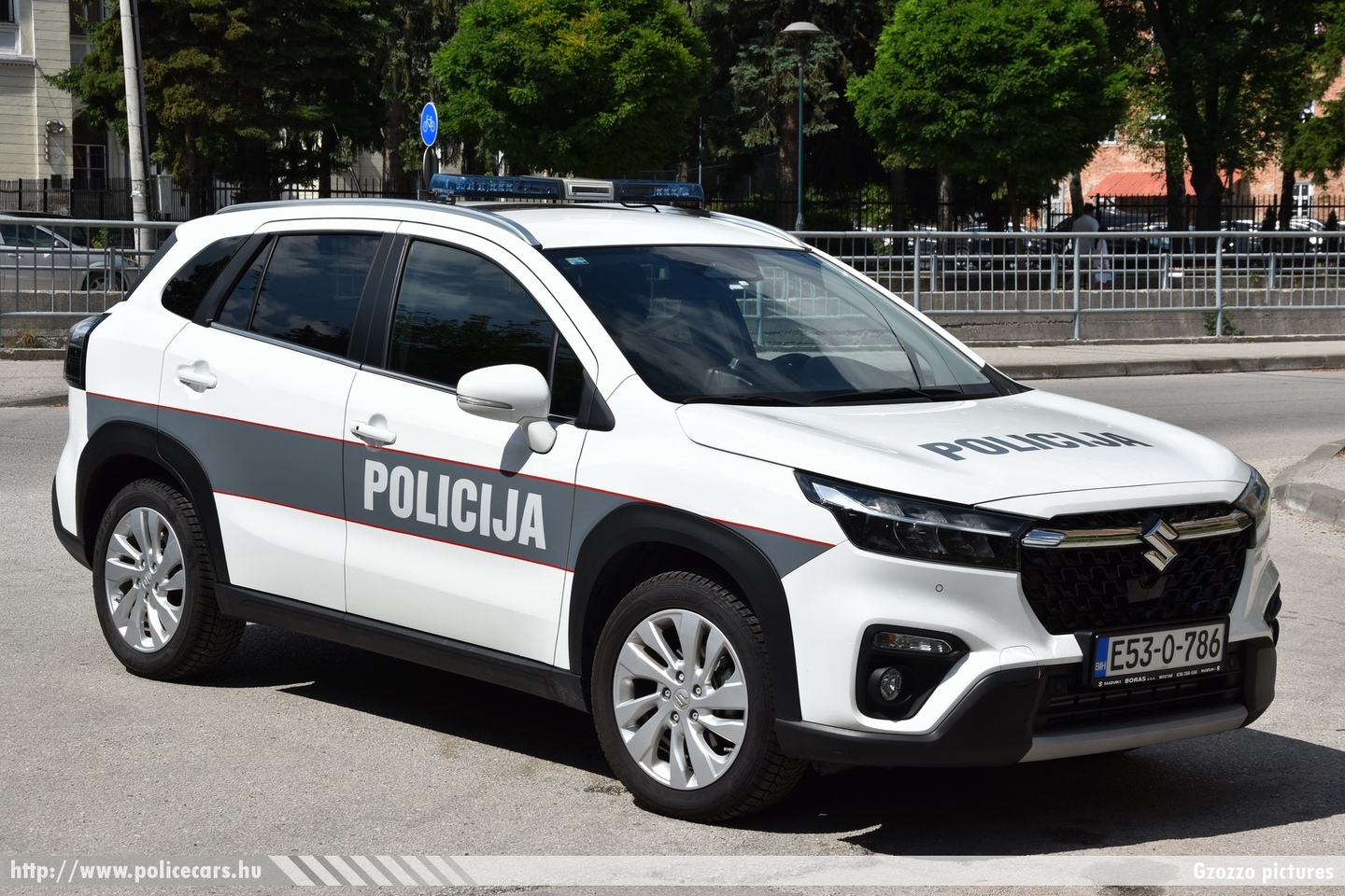 Suzuki S-Cross, Policija, MUP Srednjobosanski kanton/Kanton Središnja Bosna, fotó: Gzozzo pictures
Keywords: Bosznia-Hercegovina bosnia bosnia-herzegovina bosnyák police policecar rendőrautó rendőr rendőrség