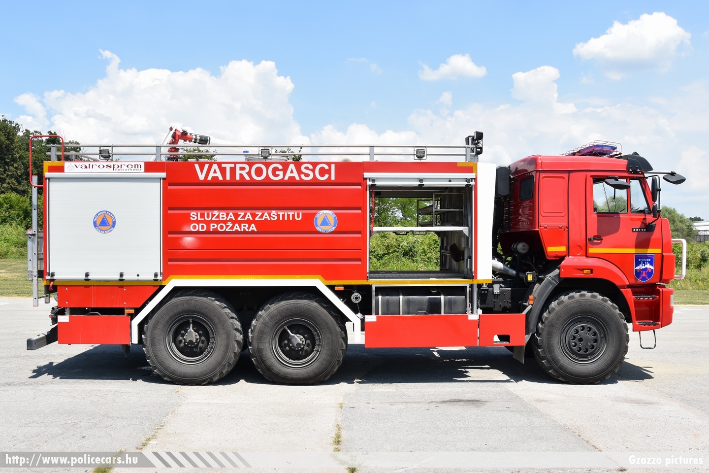 Kamaz 4311 Vatrosprem, Profesionalna vatrogasna jedinica Živinice, fotó: Gzozzo pictures
Keywords: Bosznia-Hercegovina tûzoltó tûzoltóautó tûzoltóság bosnia bosnia-herzegovina fire firetruck bosnyák