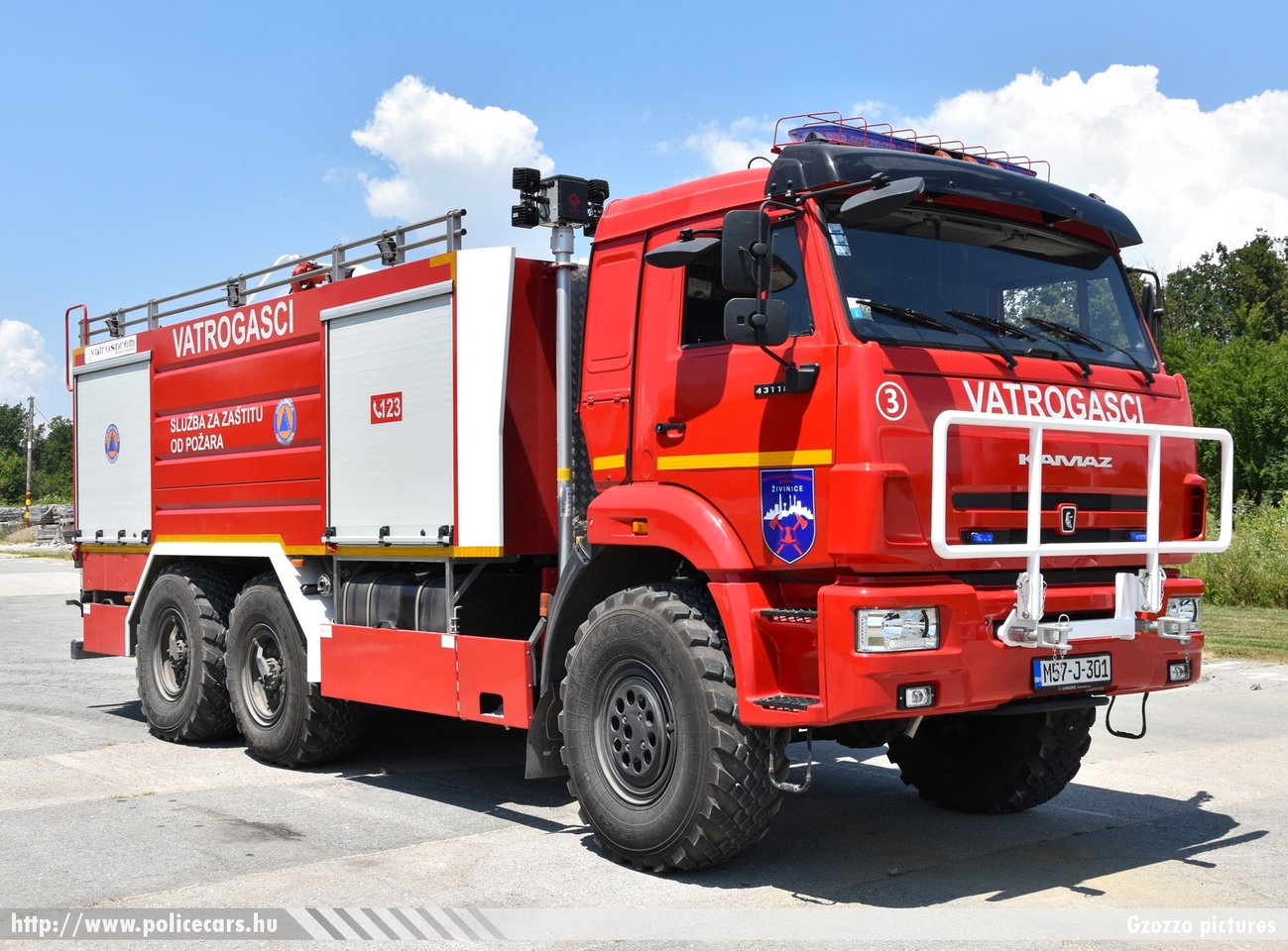 Kamaz 4311 Vatrosprem, Profesionalna vatrogasna jedinica Živinice, fotó: Gzozzo pictures
Keywords: Bosznia-Hercegovina tûzoltó tûzoltóautó tûzoltóság bosnia bosnia-herzegovina fire firetruck bosnyák
