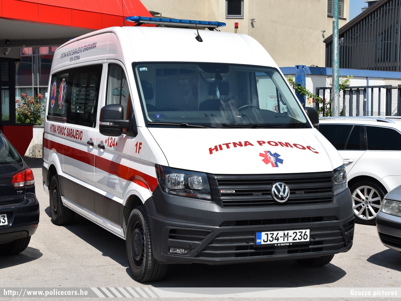 Volkswagen Crafter, Hitna Pomoc Kantona Sarajevo, fotó: Gzozzo pictures
Keywords: Bosznia-Hercegovina mentő mentőautó bosnia bosnia-herzegovina ambulance bosnyák boszniai