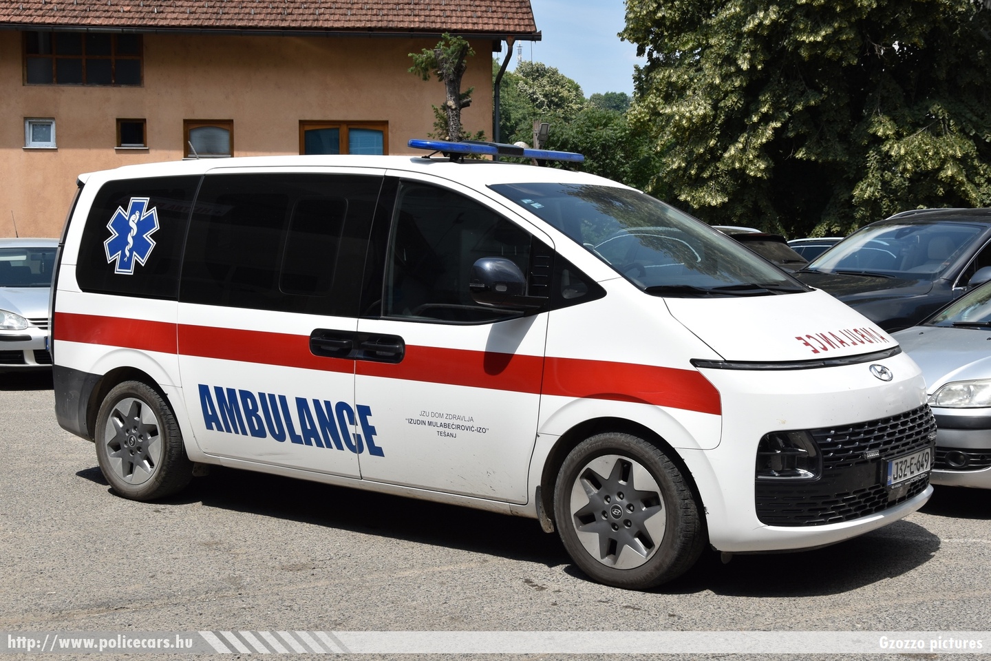 Hyundai Staria 2.2 CRDi, JZU Dom zdravlja Izudin Mulabećirović Izo, Tešanj, fotó: Gzozzo pictures
Keywords: Bosznia-Hercegovina mentő mentőautó bosnia bosnia-herzegovina ambulance bosnyák boszniai