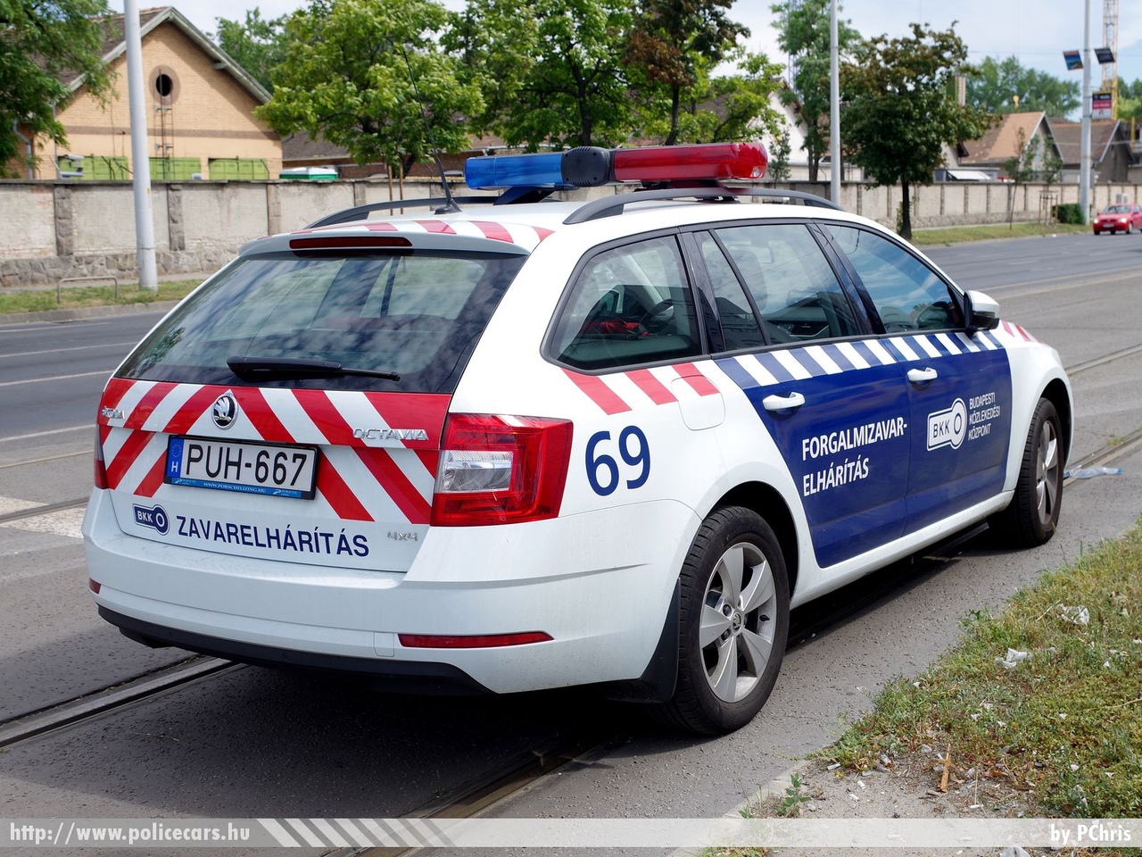 Skoda Octavia III Combi facelift 4x4, Budapesti Közlekedési Központ, fotó: PChris
Keywords: BKK PUH-667