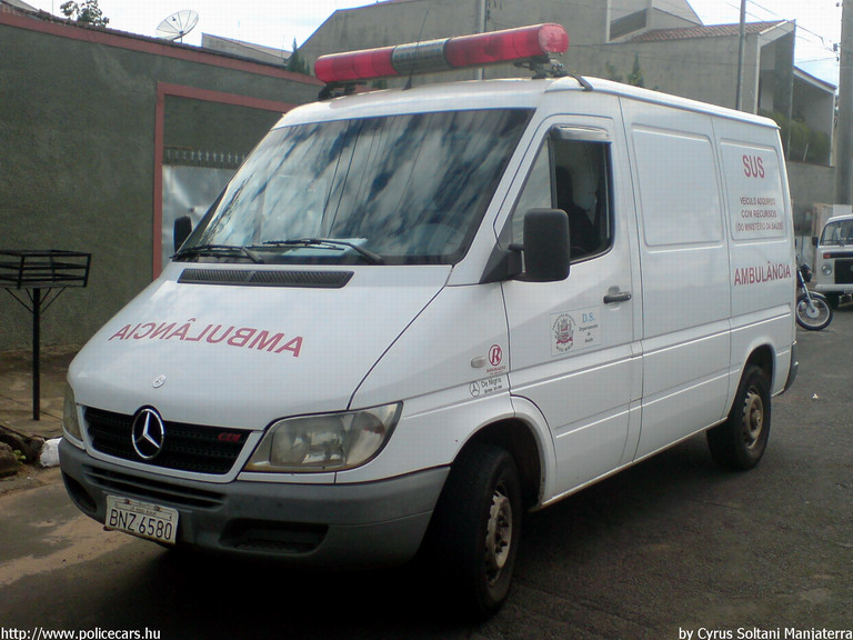 Mercedes Sprinter, fotó: Cyrus Soltani Manjaterra
Keywords: mentő mentőautó Brazília brazil