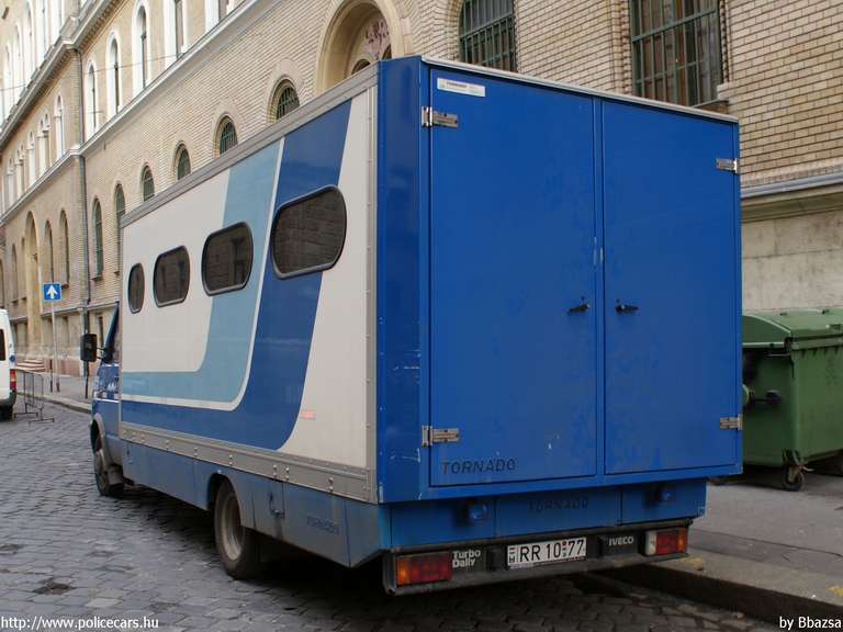 Iveco TurboDaily, Országos Büntetés-végrehajtási Intézet, fotó: Bbazsa 
Keywords: RR10-77 BV magyar Magyarország Hungary hungarian prison  Büntetés-végrehajtás