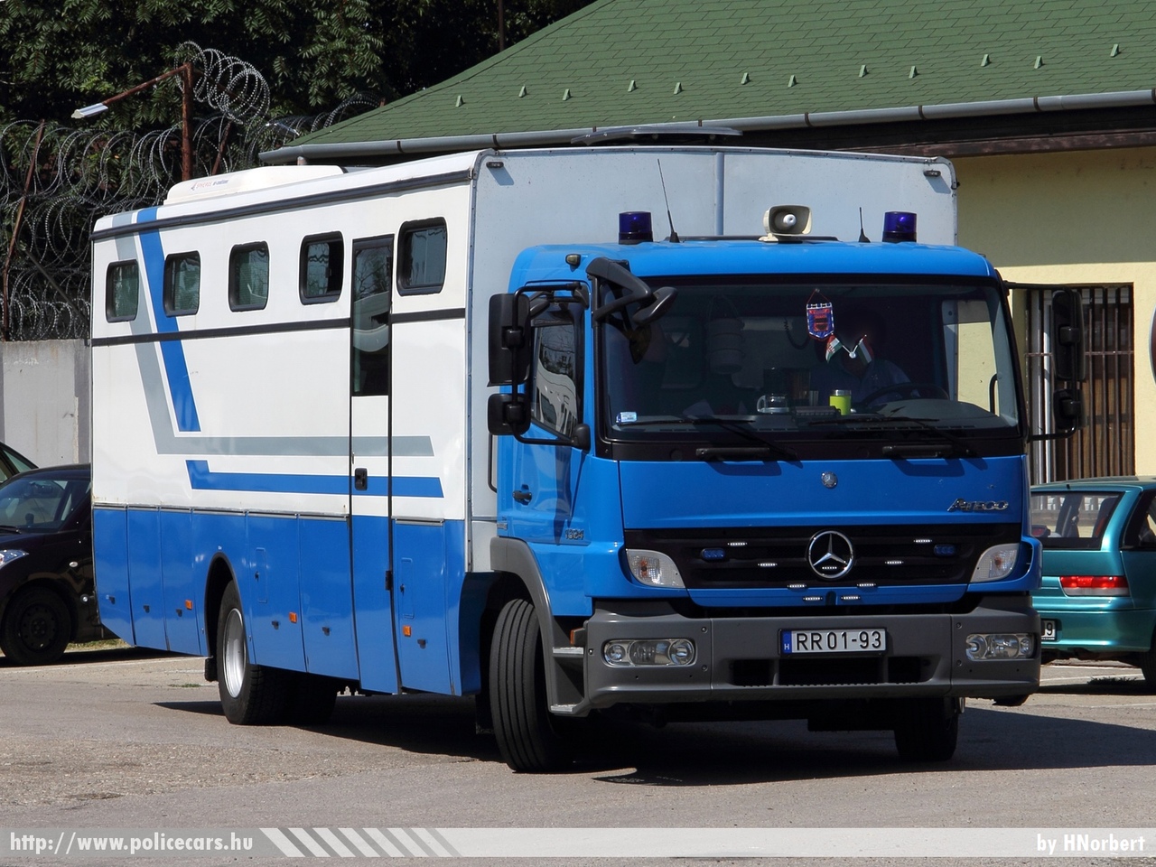 Mercedes-Benz Atego 1324, fotó: HNorbert
Keywords: BV magyar Magyarország Hungary hungarian prison RR01-93 Büntetés-végrehajtás