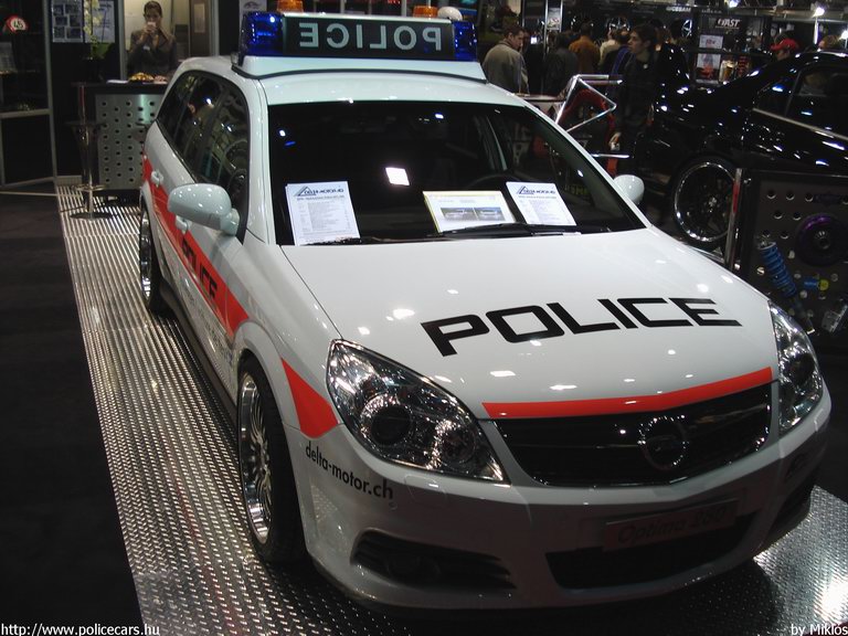 Opel Vectra, fotó: Miki
Keywords: Svájc rendőr rendőrautó rendőrség svájci Switzerland swiss police policecar