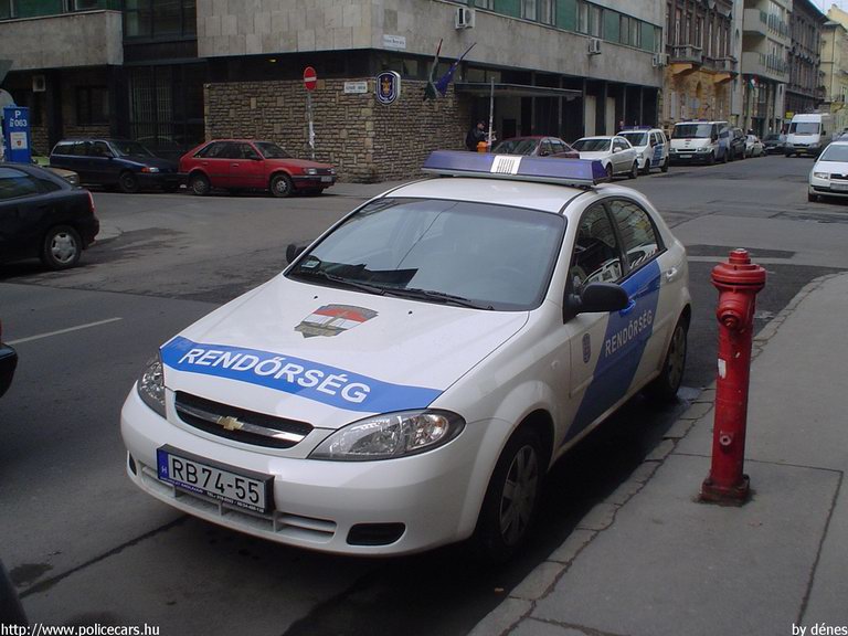 Chevrolet Lacetti, fotó: dénes
Keywords: rendőr rendőrség rendőrautó magyar Magyarország RB74-55 Hungary hungarian police policecar